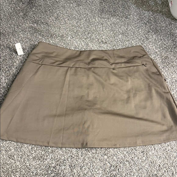 Tommy Bahama Tan NWT skort - Picture 5 of 5